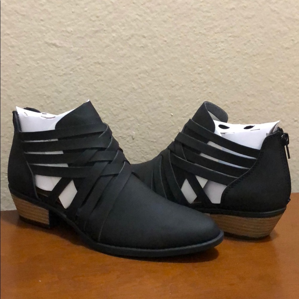 Bootie - Picture 2 of 7